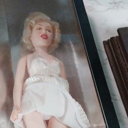 Marilynn Monroe  Never Opened