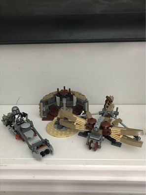 LEGO The Mandalorian Trouble on Tatooine Set 75299