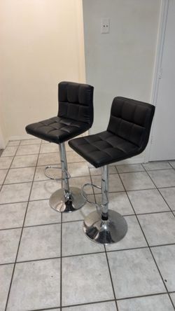 Free curb alert, 2x High Chairs