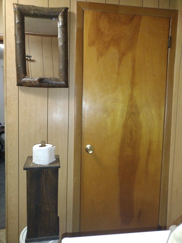 Rustic Bathroom Decor 