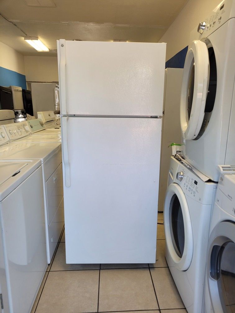 GE Refrigerator Top Refrigerator