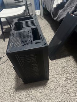ATX PC Case w/ Tempered Glass - Repaired Minor Damage (Super Glue)