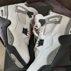 Jordan 4 white cement size 10 (NO TRADES PRICE IS FIRM)