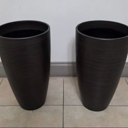 *** REDUCED *** PAIR of 21" Dark Brown Resin Planters @ Lasting Creations