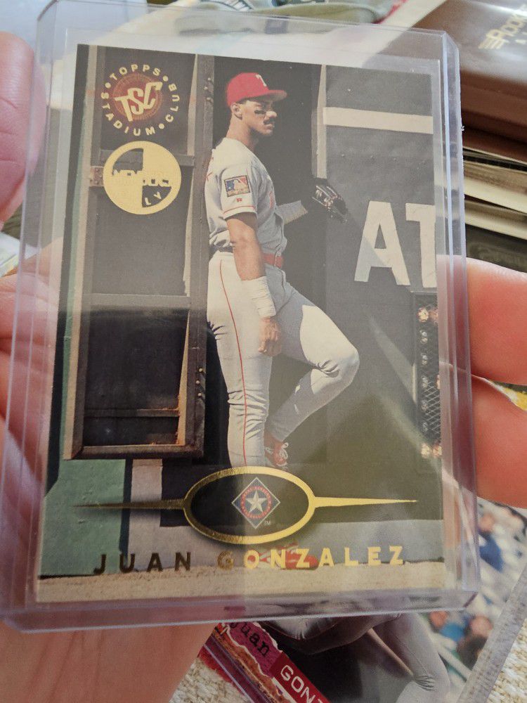 Juan Gonzalez '95 Topps Stadium Club Members Only Baseball Card 