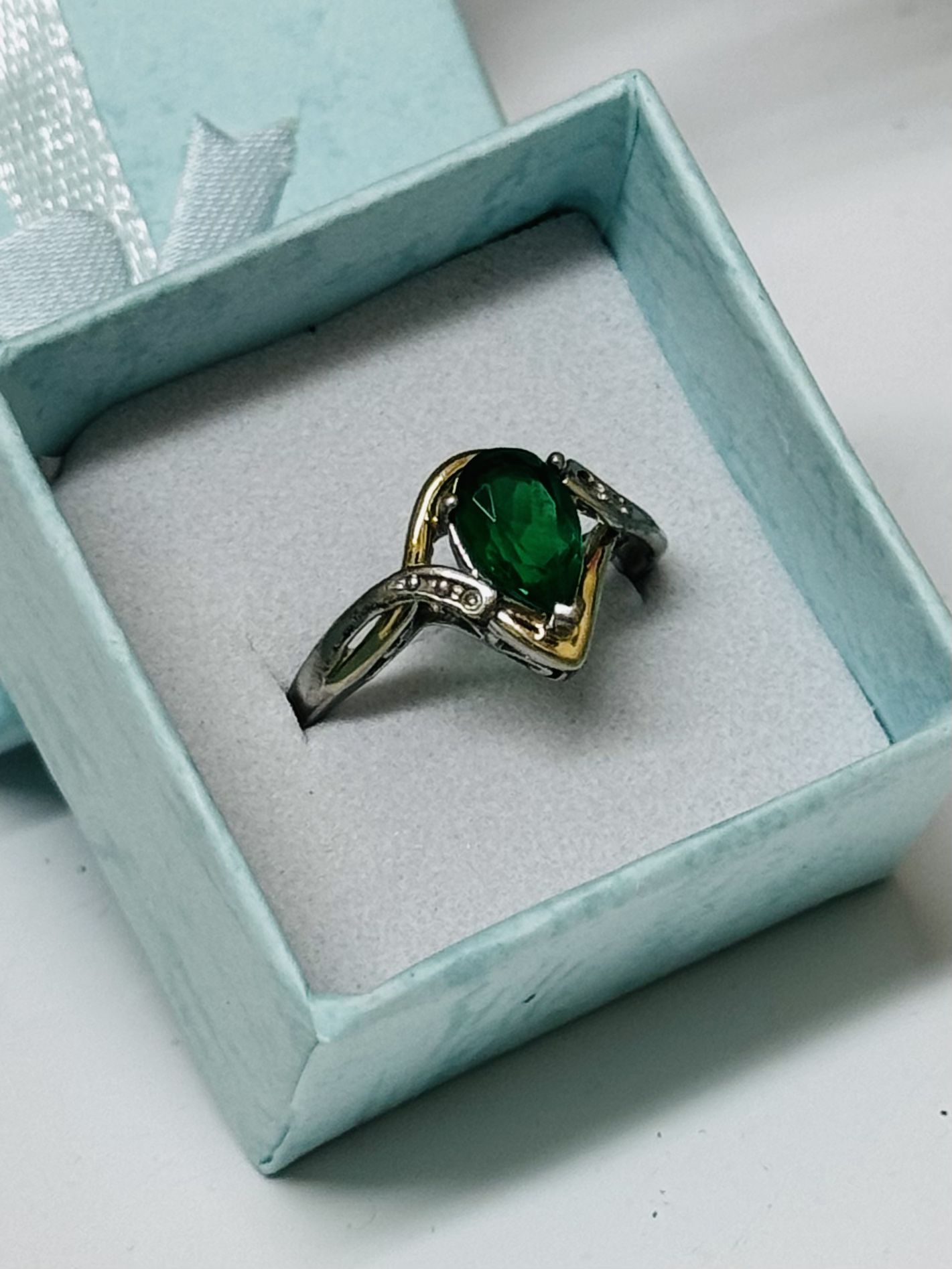 Green Emerald or Tourmaline Two Tone 925 Swirl Ring Size 6.5