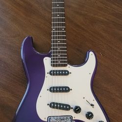 Hondo II Strat Purple