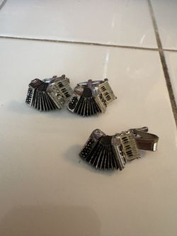 Oxford Cuffing And Thai Tech With Accordion Look