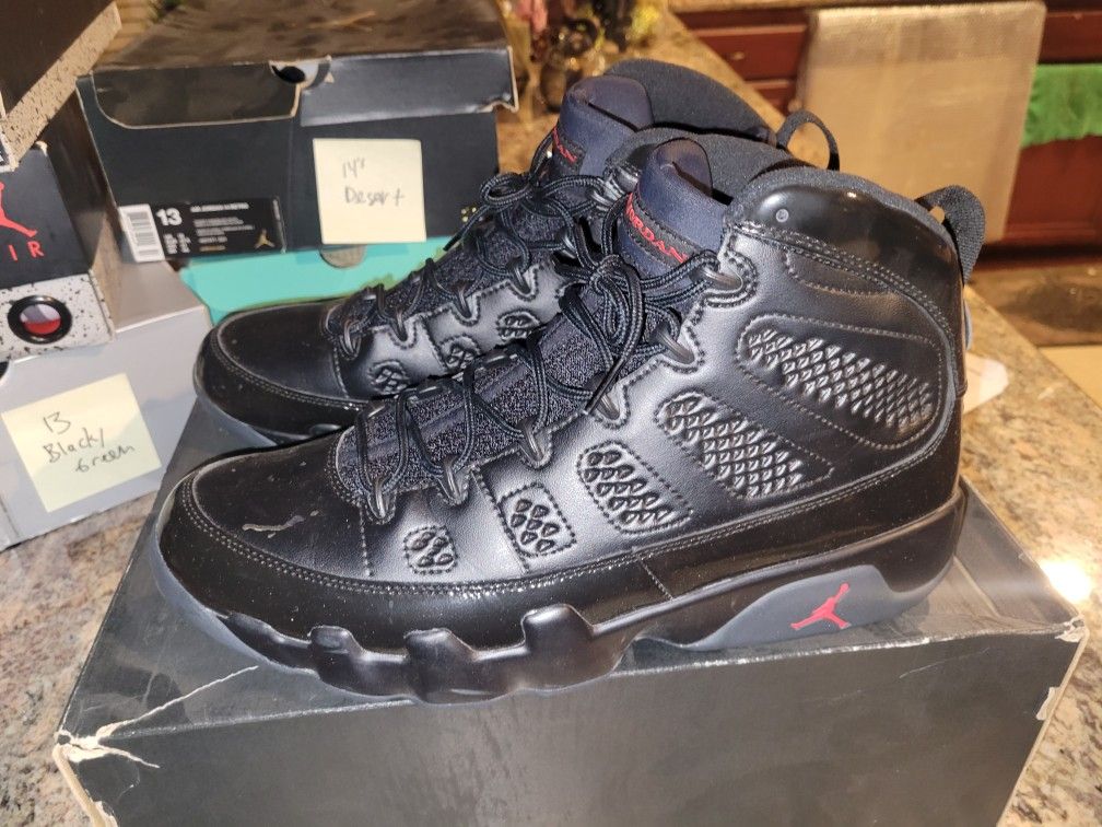 Air Jordan 9 Retro University Red/noir