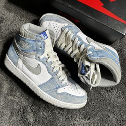 Jordan 1 Hyper Royal 