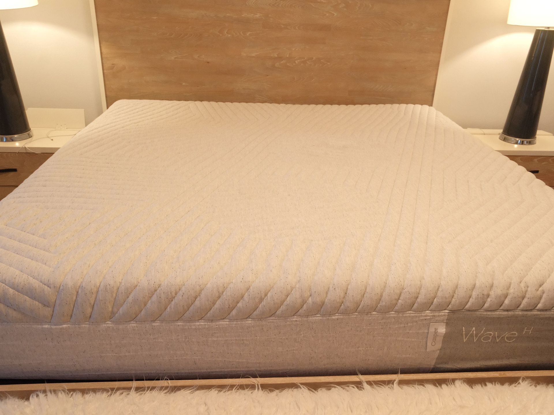 Luxury King Casper hybrid Waves Firm Mattress-Like New!