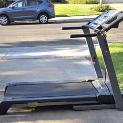 Pro-Form 8.5 Personal Fitness Trainer Treadmill