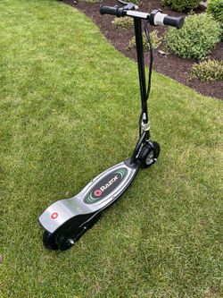 Razor E325 electric scooter