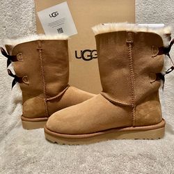 UGG Woman’s size 6  chestnut Bailey Bow ll