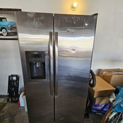 GE Refrigerator 