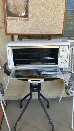 Toaster oven white