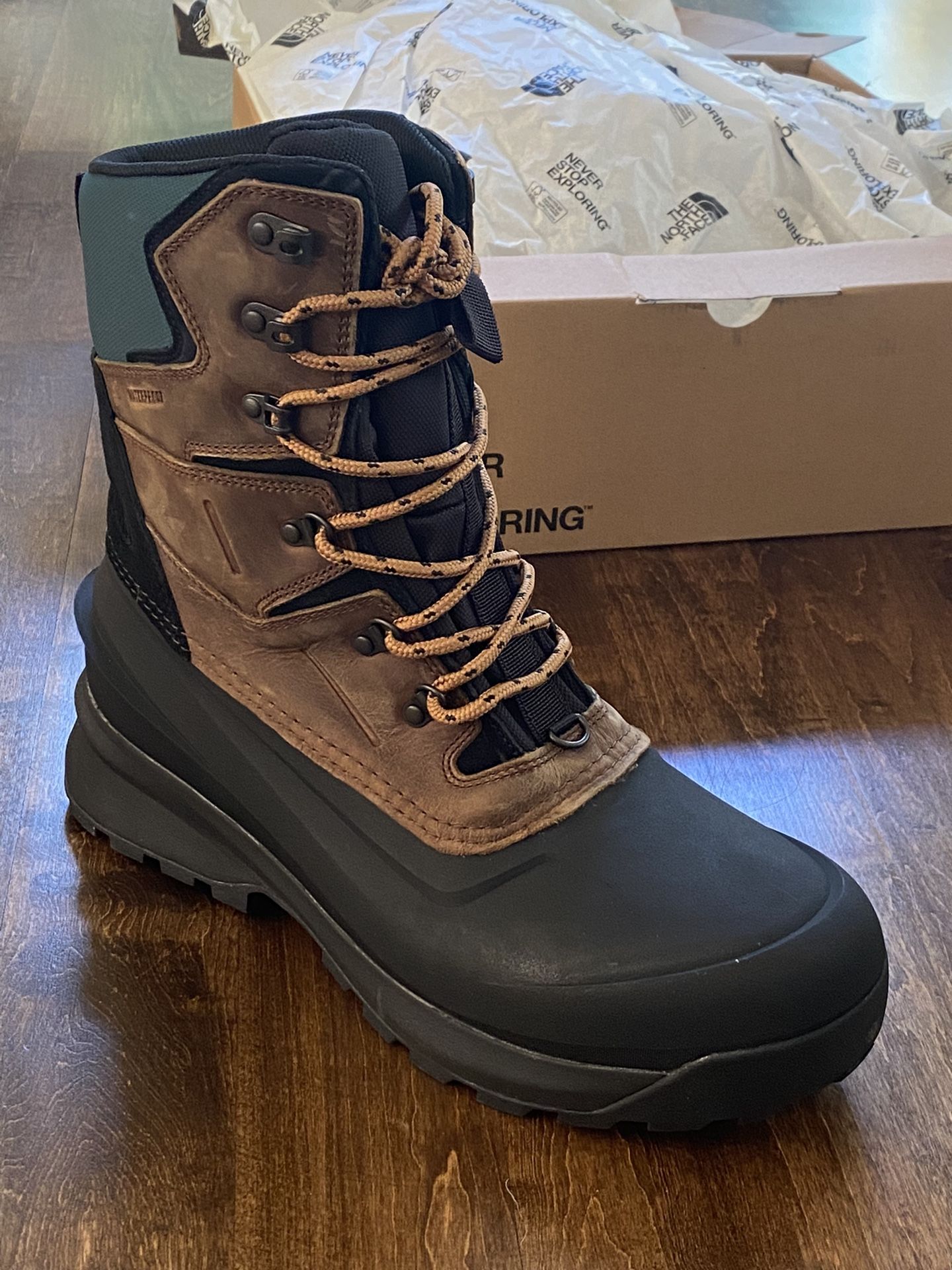 North Face Chilkat V 400 Boots Men’s US12.5
