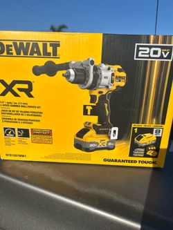 DEWALT 20V XR Lithium-Ion Cordless Hammer Drill Kit with 8.0 Ah Battery, Charger and Kit Bag