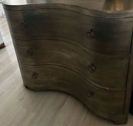 Curved Front Accent Chest / Dresser