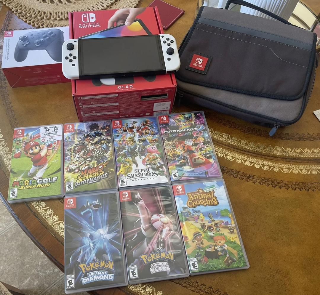 🔥🌲Great Condition OLED 512GB - White + Pro Controller + Games + Carrying Case!🌲