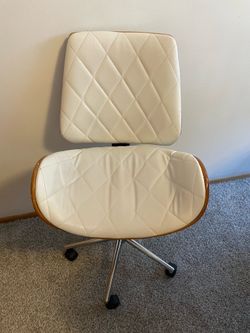 Cute desk chair