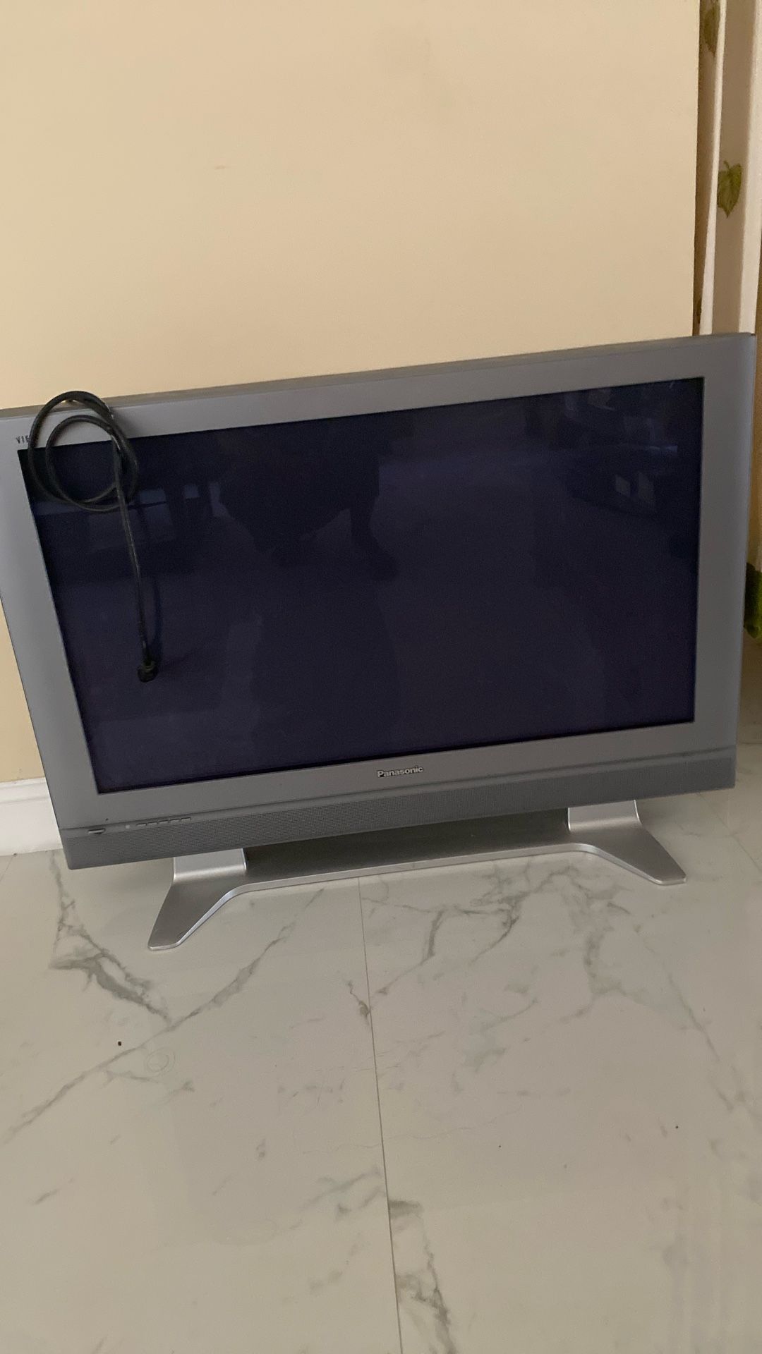 Panasonic 43” TV With Remote Control