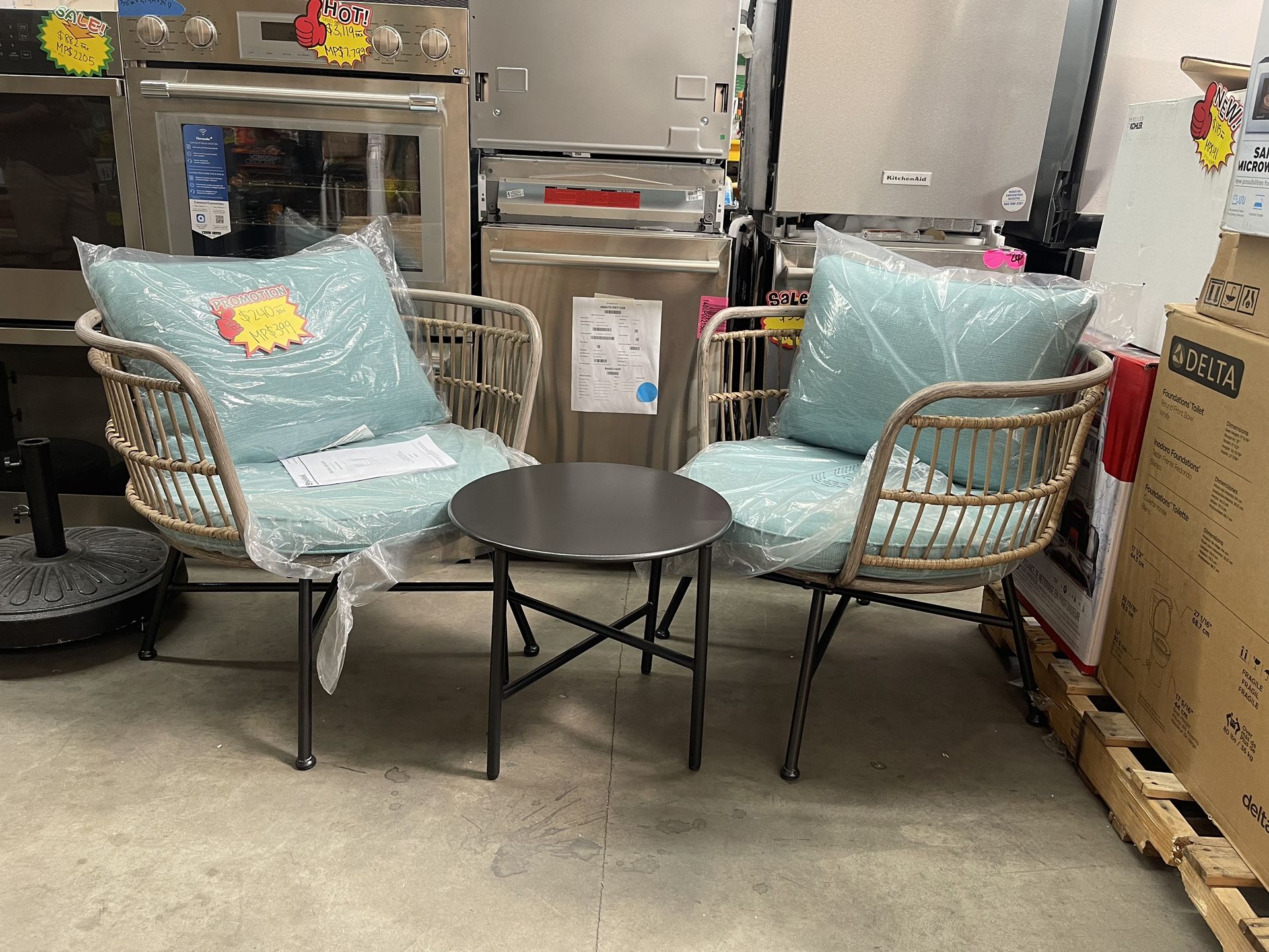 Shiloh Valley 3-Piece Black Steel Outdoor Bistro Set with Aloe Cushions