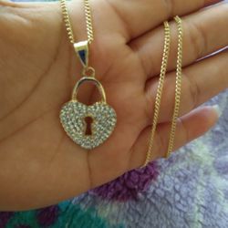 Gold Plated Chain With The Pendant/Cadena Con Dije  De Corazón De Oro Laminado