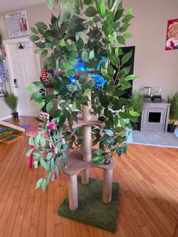 Cat tree/ cat scratching post