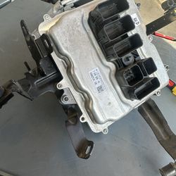2013 Bmw 750i DME Driver Side
