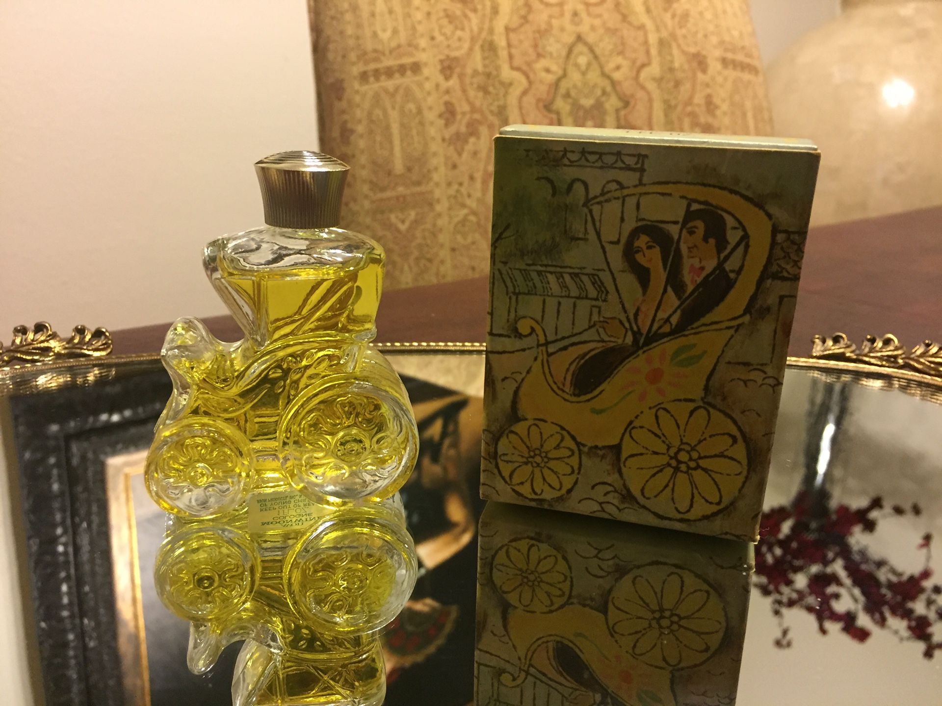 ✔️Vintage Avon “Courting Carriage “ 👸🏼