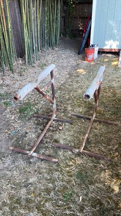 Steel material holder