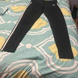 Woman’s Adidas, Fila Leggings A Nike Pro Combat Youth Large