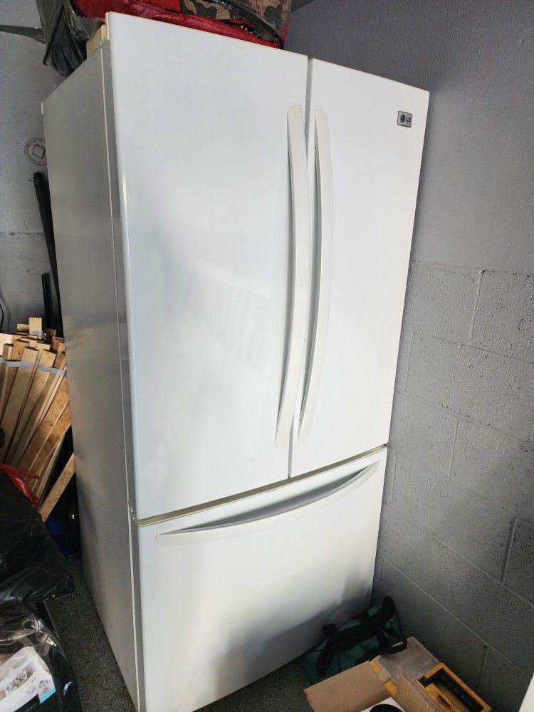 LG refrigerator for Sale in Pasadena, CA OfferUp