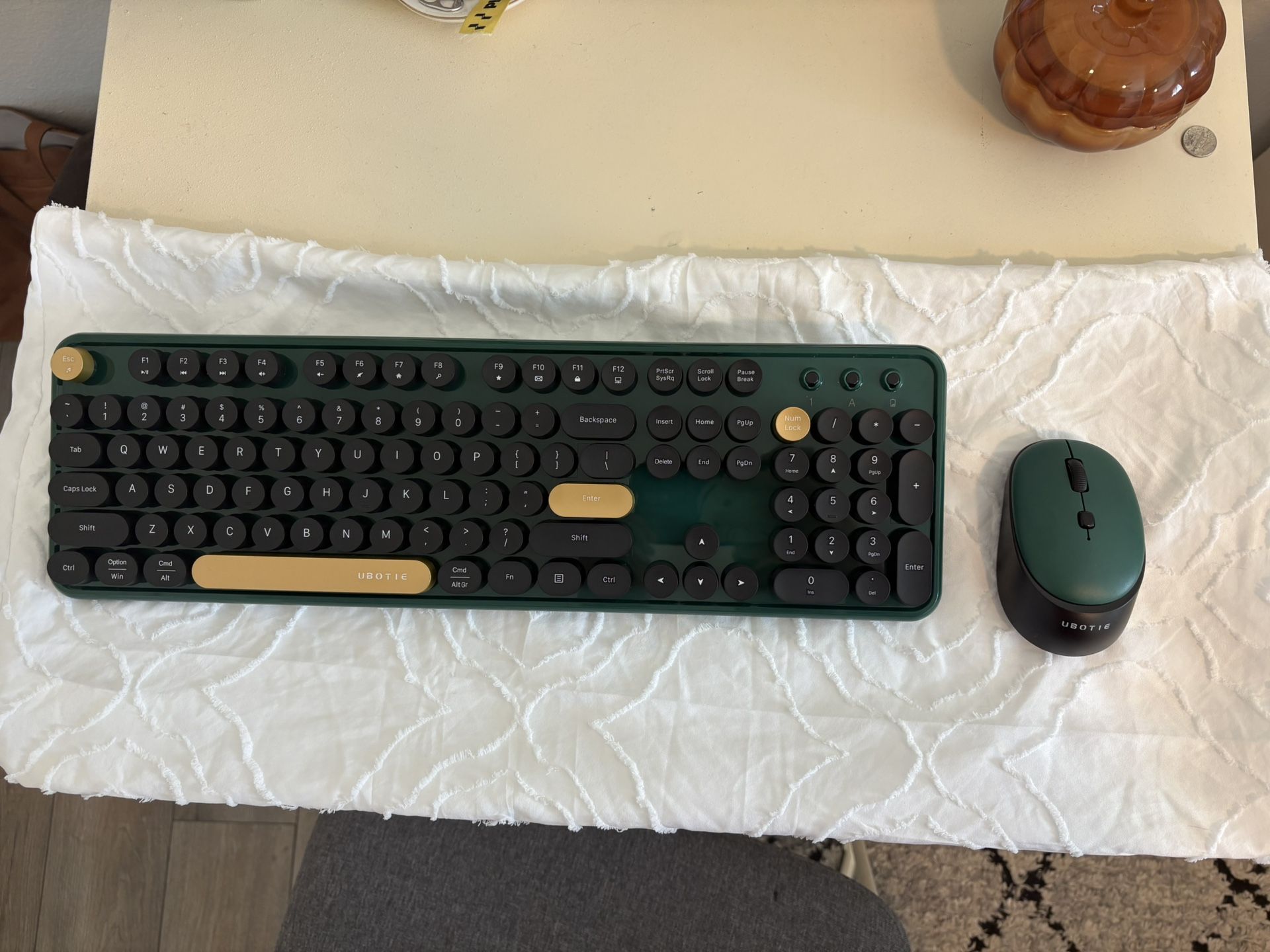 UBOTIE - WIRELESS KEYBOARD & MOUSE COMBO - READ DESCRIPTION! -