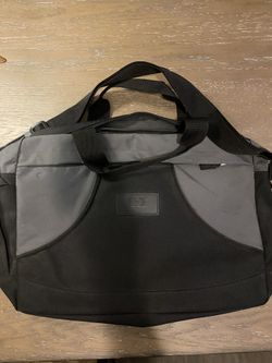 HP, Hewlett Packard messenger bag for laptop computer, tablet, chrome book, Apple, MacBook, iPad, etc.