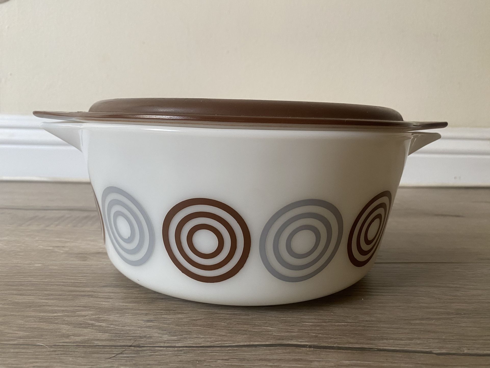Vintage Pyrex Bullseye Salton Cosmopolitan