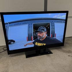 LG 42”inch. NOT SMART TV, NO REMOTE !!  -35ave & Glendale