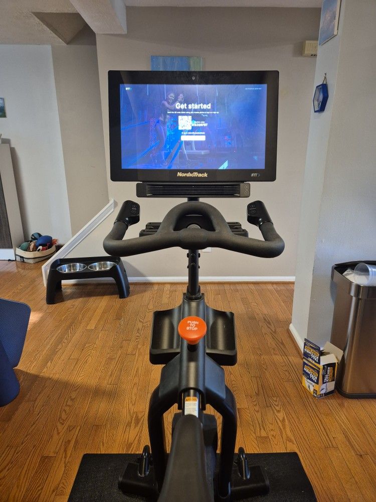 NordicTrack S22i Studio Cycle – Excellent Comdition