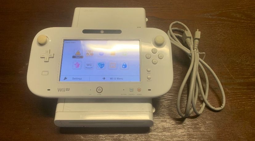 [JPN] Nintendo Wii U Console, Gamepad, and Charger (FULL SET)