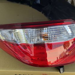 15-17 Camry Tail Light 