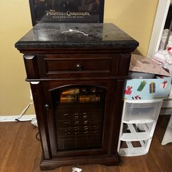 Refrigerator accent piece