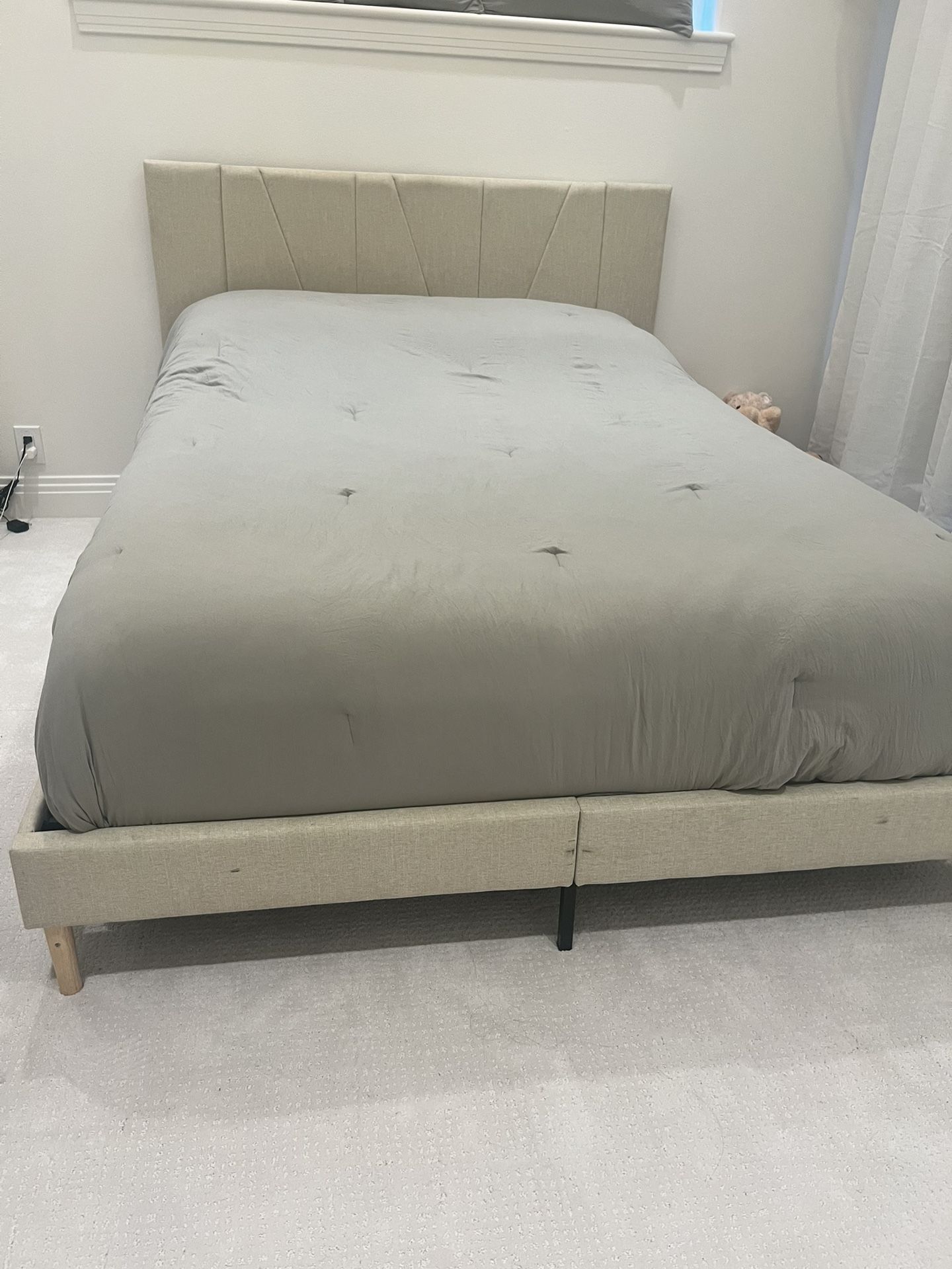 Queen Bed With Mattress
