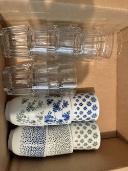 6x Ceramic cups and 10x drinking glasses