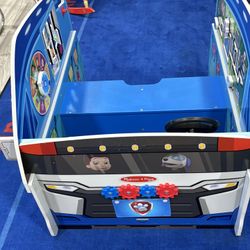 Melissa & Doug Paw Patrol Wooden  Activity Center