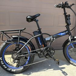 For sale: Emojo Lynx folding electric bike in great condition. Lightly used. 