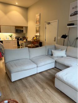 White sofa/couch