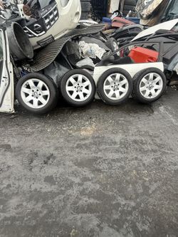 2001 BMW 325i Sedan Complete Wheel 16 inch Wheels $350