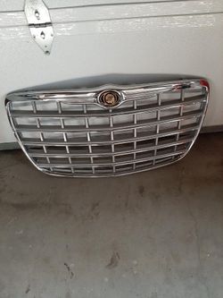 2006 Crystler 300 Grill