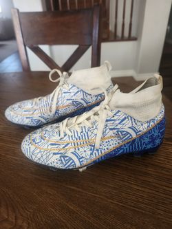 Nike Girls Soccer Cleets, shin guards
